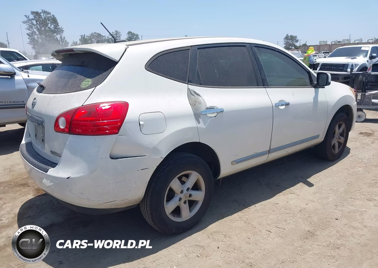 2013 Nissan Rogue S VIN:JN8AS5MTXDW537532 - 4