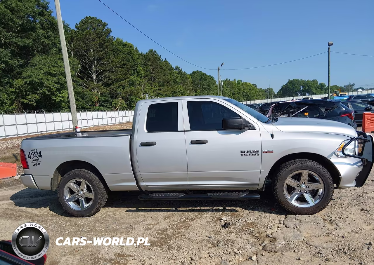 2018 Ram 1500 Express 4X4 6'4 Box VIN:1C6RR7FT2JS186936 - 13