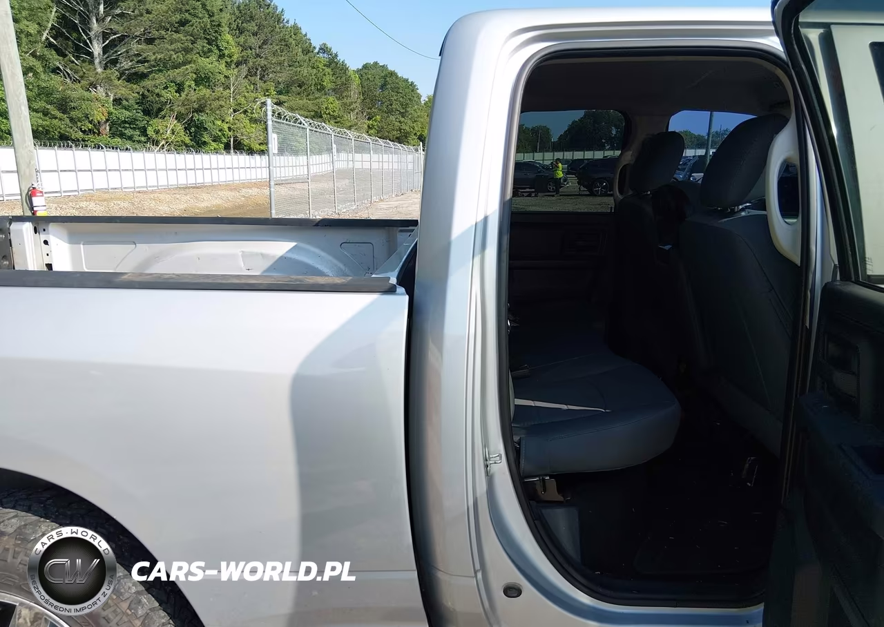 2018 Ram 1500 Express 4X4 6'4 Box VIN:1C6RR7FT2JS186936 - 8