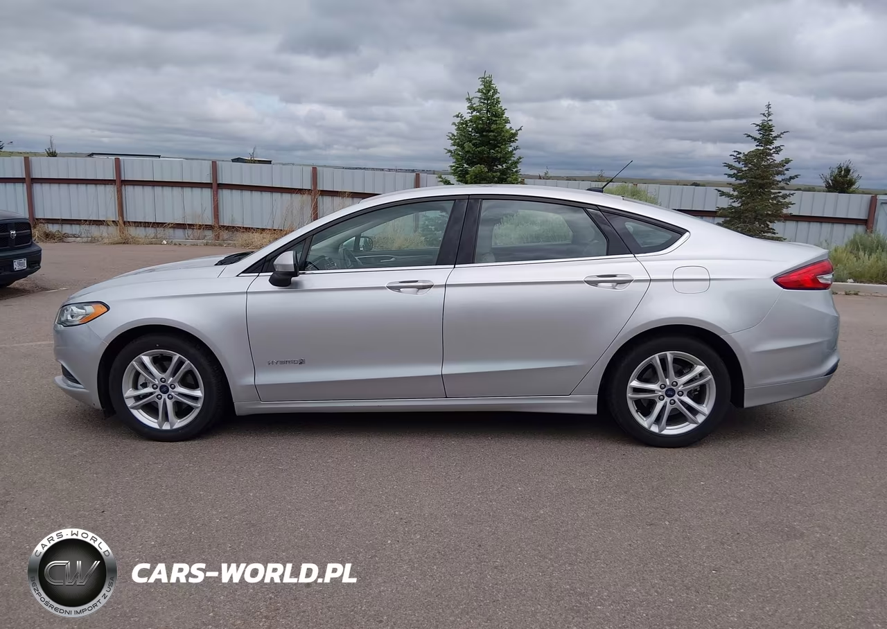 2018 Ford Fusion Hybrid S VIN:3FA6P0UU2JR212750 - 19
