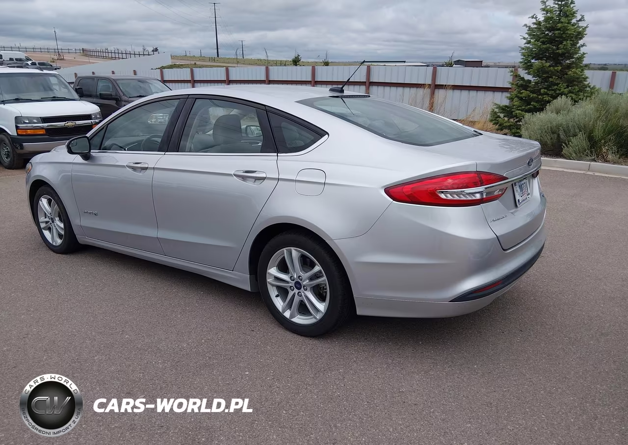 2018 Ford Fusion Hybrid S VIN:3FA6P0UU2JR212750 - 3