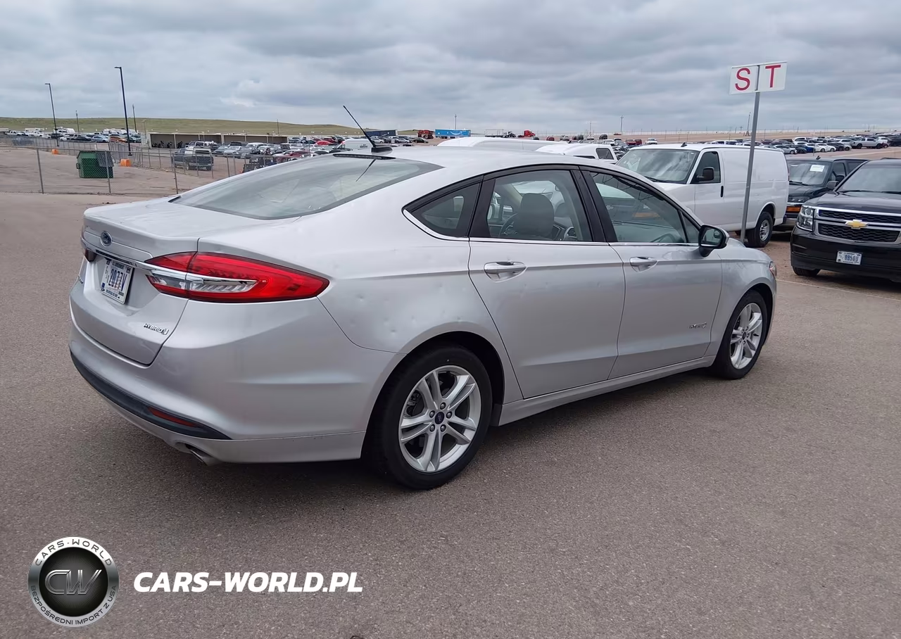 2018 Ford Fusion Hybrid S VIN:3FA6P0UU2JR212750 - 4
