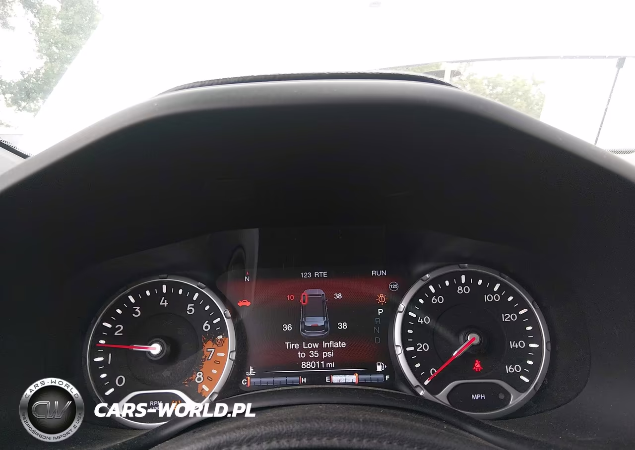 2018 Jeep Renegade Limited 4X4 VIN:ZACCJBDB7JPG76782 - 7
