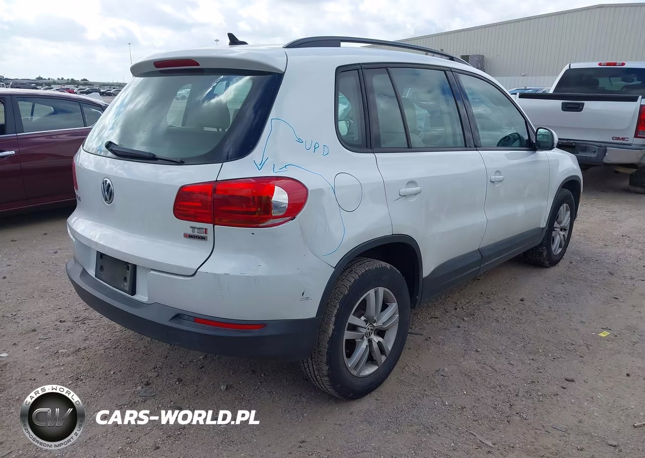 2017 Volkswagen Tiguan 2.0T-2.0T S VIN:WVGBV7AX6HK021705 - 4
