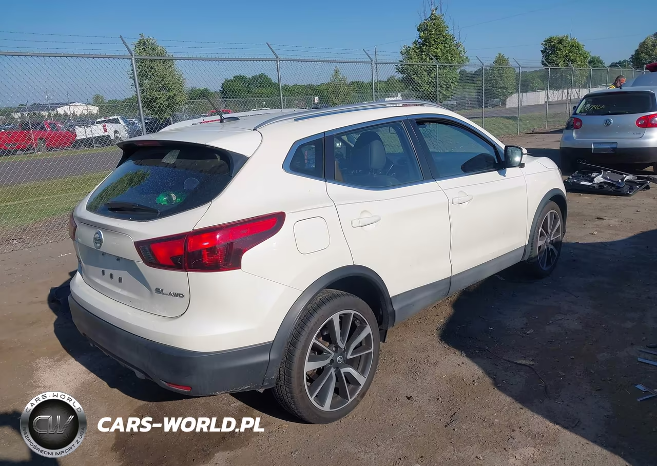 2017 Nissan Rogue Sport Sl VIN:JN1BJ1CR4HW105593 - 4