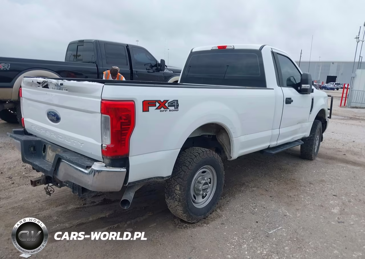 2017 Ford F-250 Xl VIN:1FTBF2B66HEB47121 - 4