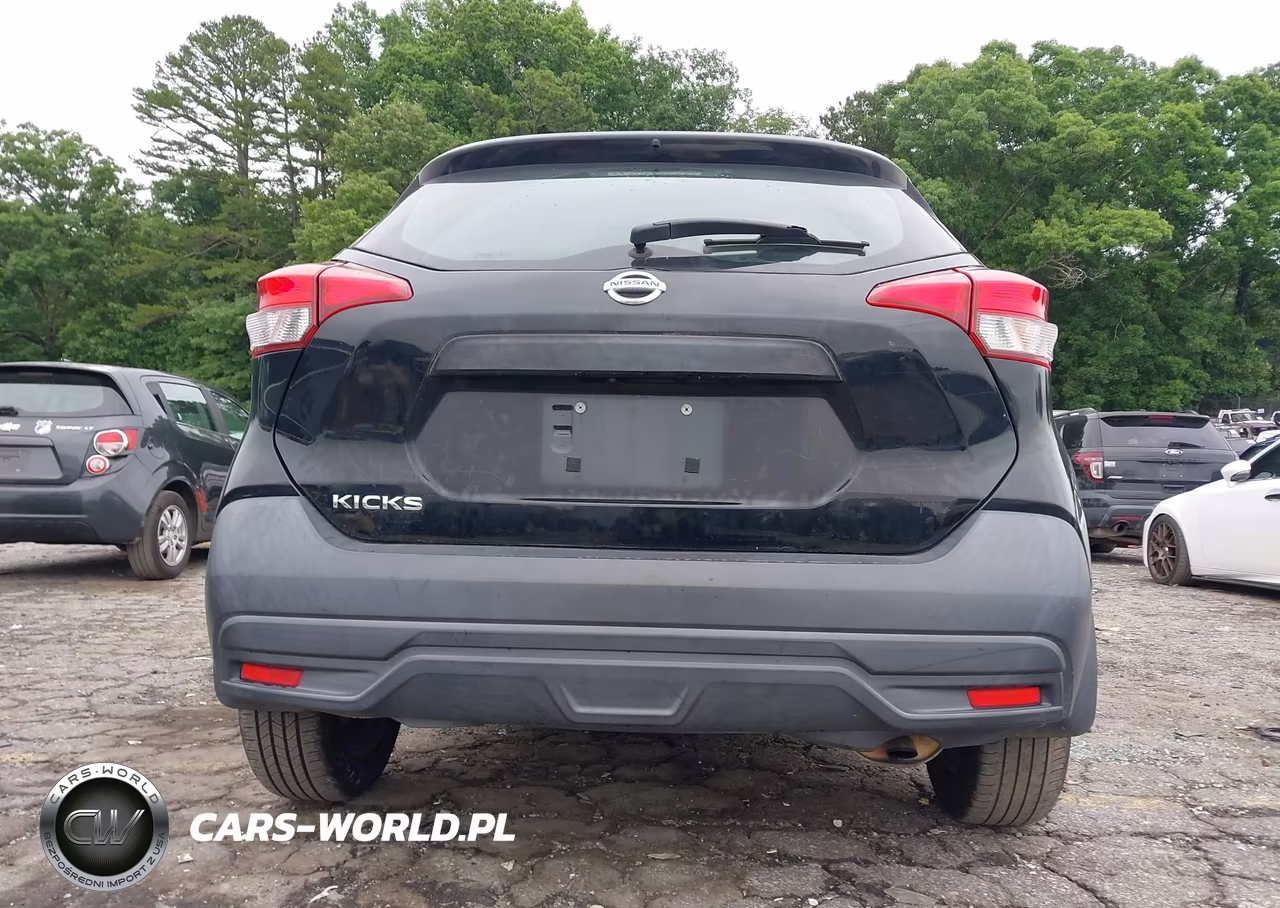 2019 Nissan Kicks S VIN:3N1CP5CU4KL544613 - 17