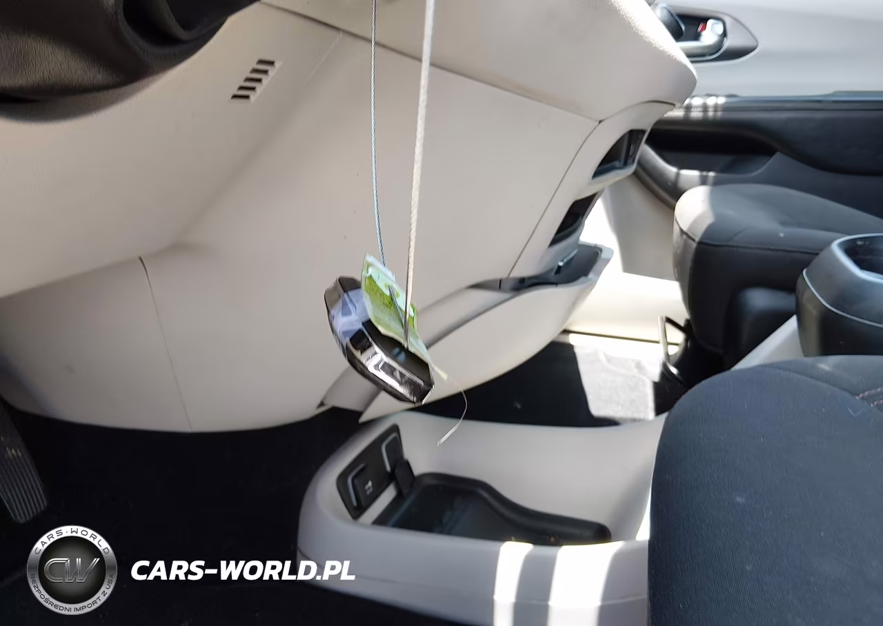 2020 Chrysler Pacifica Touring VIN:2C4RC1FGXLR102067 - 11