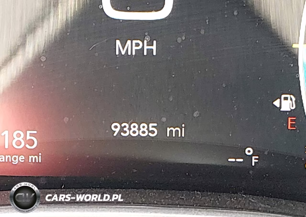 2020 Chrysler Pacifica Touring VIN:2C4RC1FGXLR102067 - 16