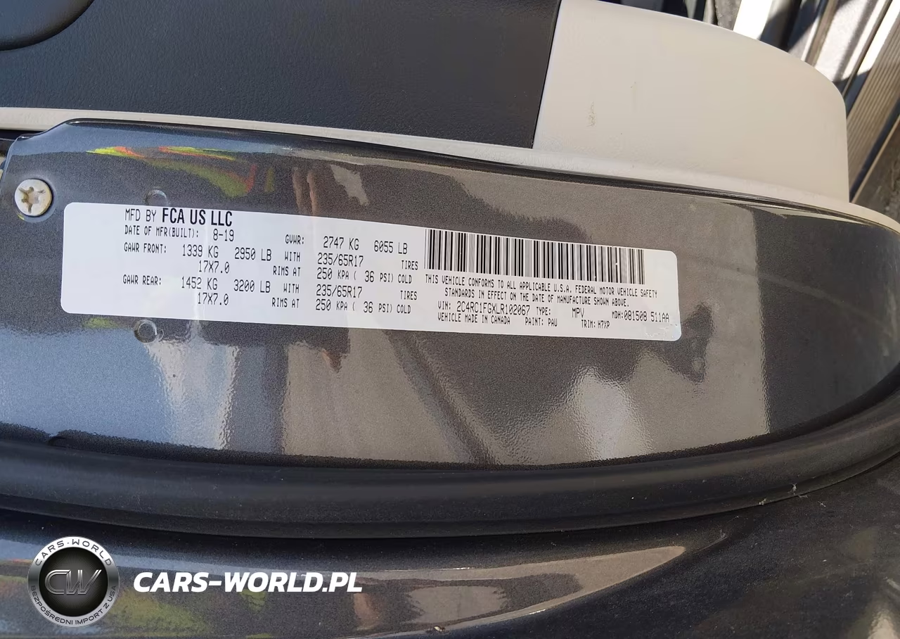 2020 Chrysler Pacifica Touring VIN:2C4RC1FGXLR102067 - 9