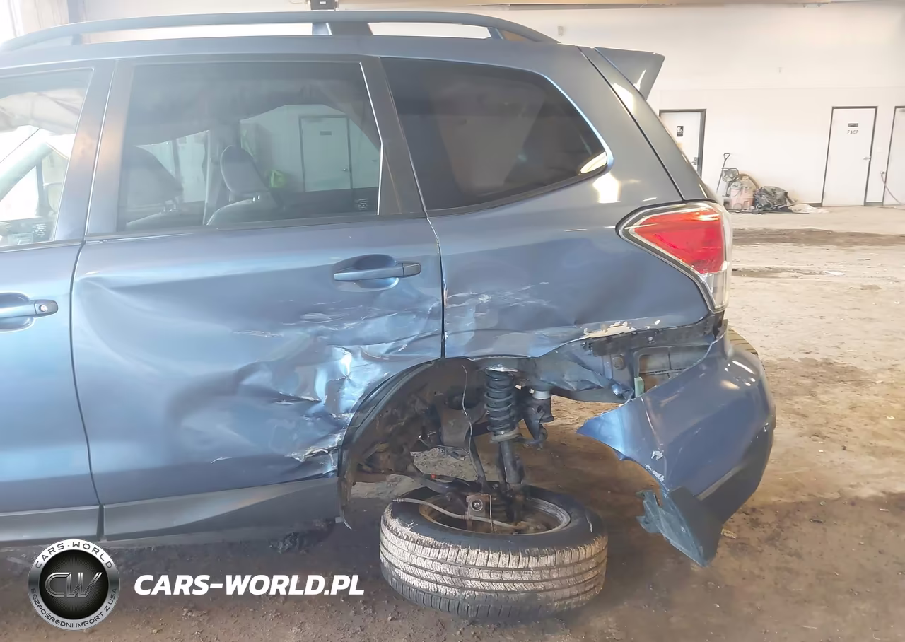 2018 Subaru Forester 2.5I Premium VIN:JF2SJAEC8JH474555 - 6