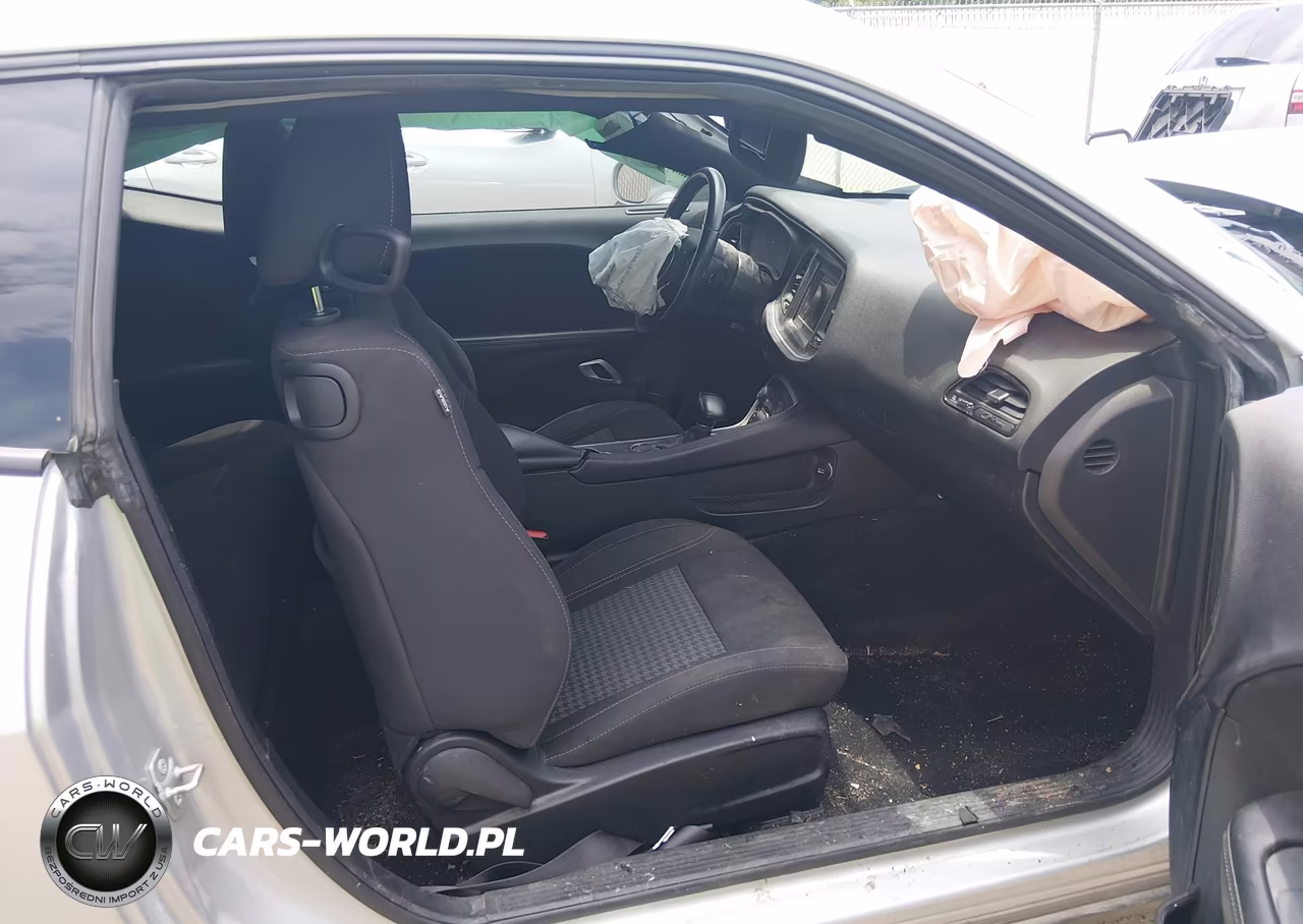 2021 Dodge Challenger Sxt VIN:2C3CDZAG0MH564044 - 5