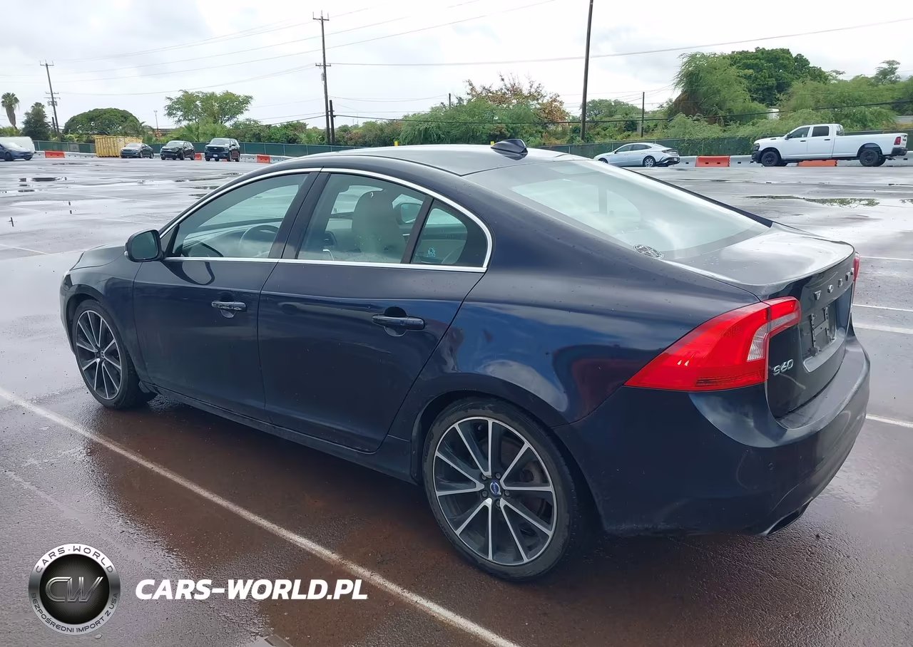 2016 Volvo S60 T5 Drive-E Premier VIN:YV126MFK8G2392824 - 3