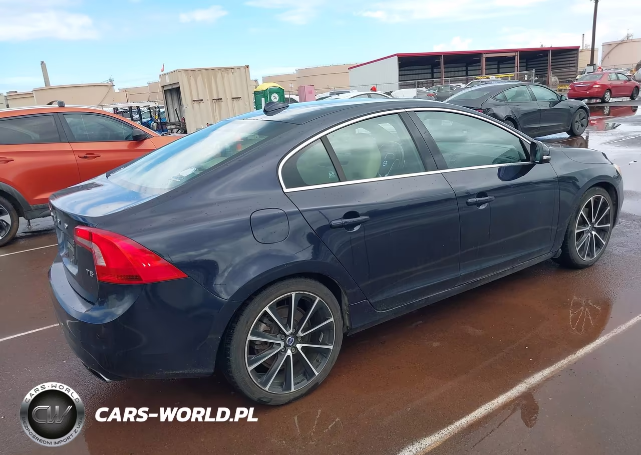 2016 Volvo S60 T5 Drive-E Premier VIN:YV126MFK8G2392824 - 4