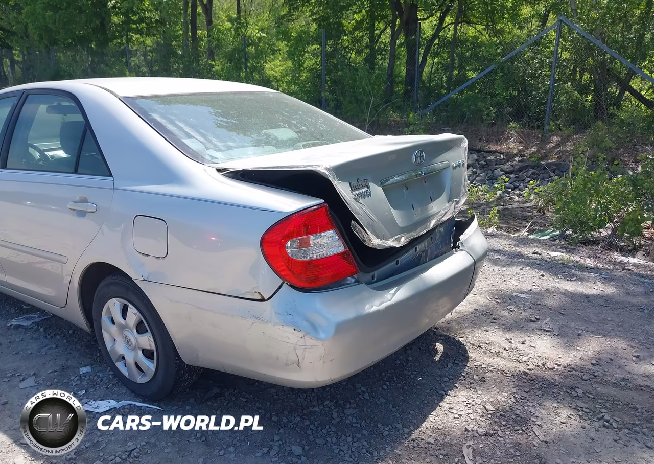 2003 Toyota Camry Le VIN:4T1BE32K43U675563 - 13