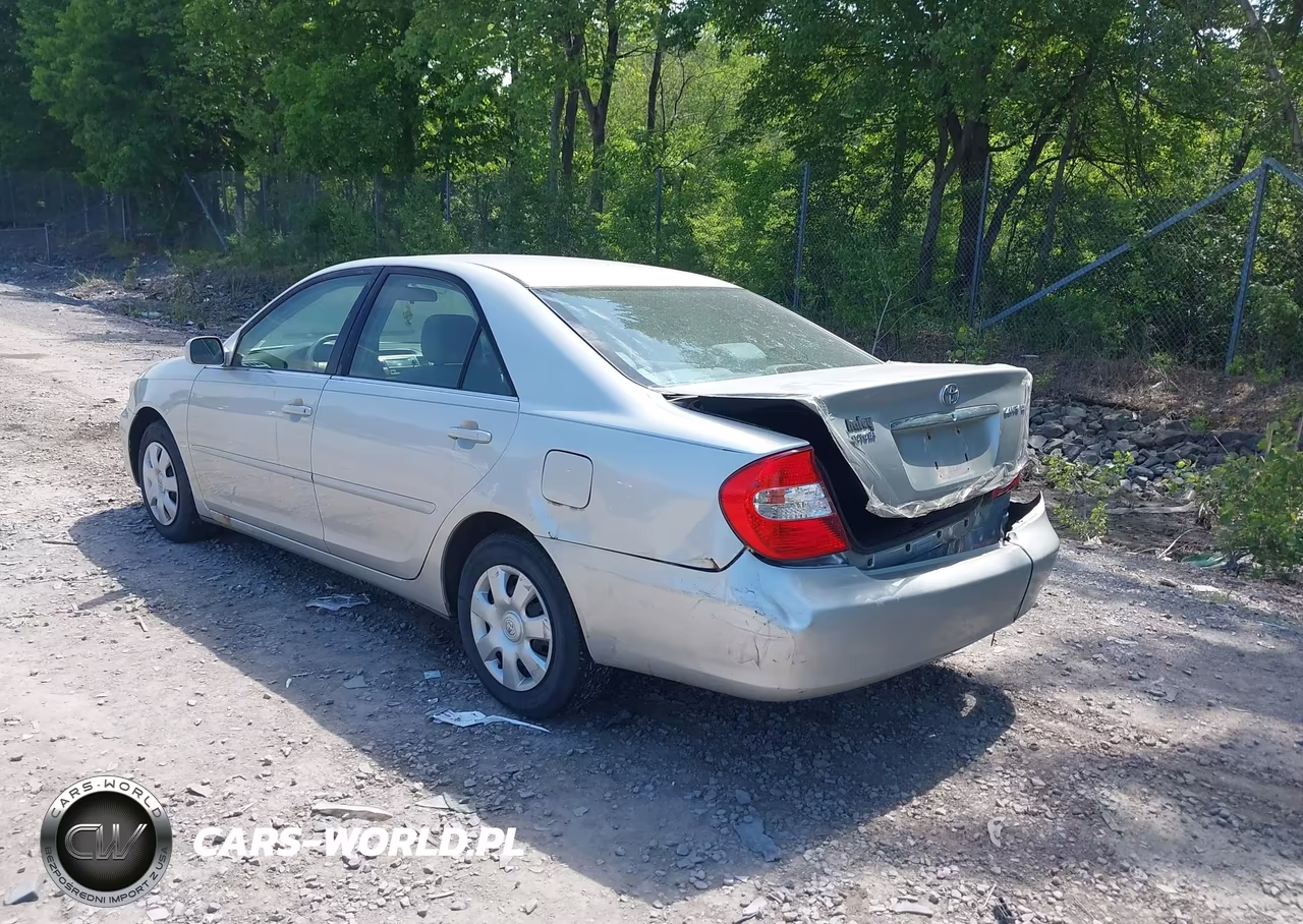 2003 Toyota Camry Le VIN:4T1BE32K43U675563 - 3
