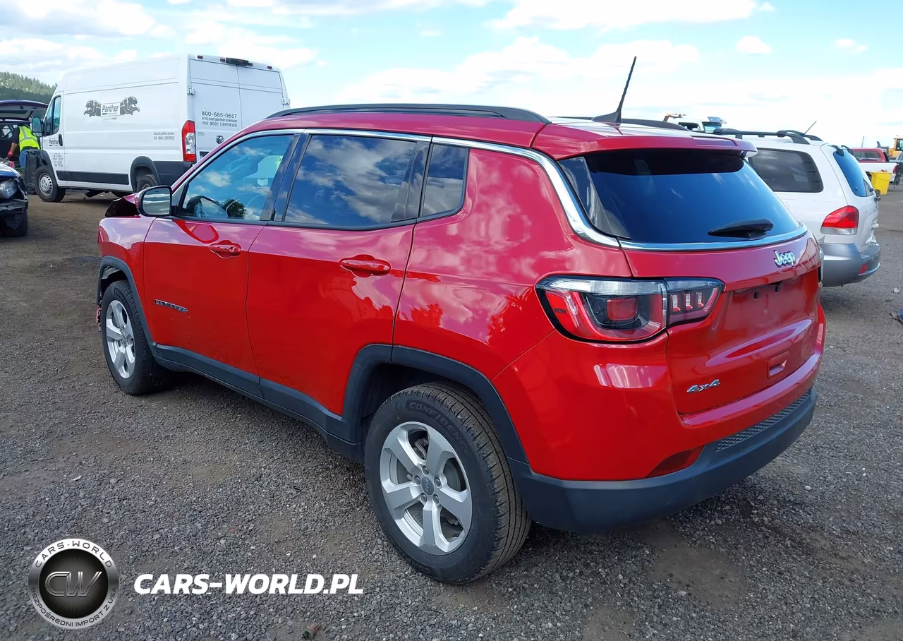 2019 Jeep Compass Latitude 4X4 VIN:3C4NJDBB9KT592772 - 3