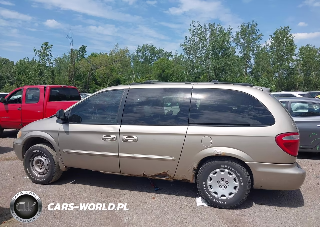 2003 Chrysler Town & Country Lx VIN:2C4GP44373R143690 - 13