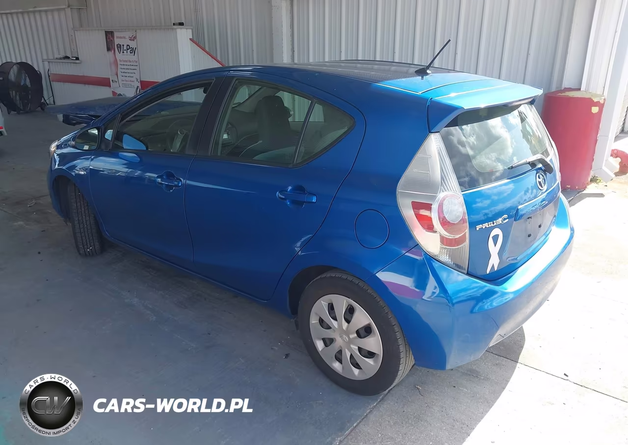 2014 Toyota Prius C One VIN:JTDKDTB34E1566704 - 3
