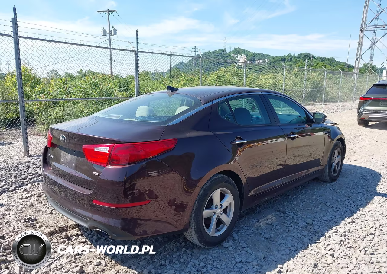 2015 Kia Optima Lx VIN:5XXGM4A79FG361384 - 4