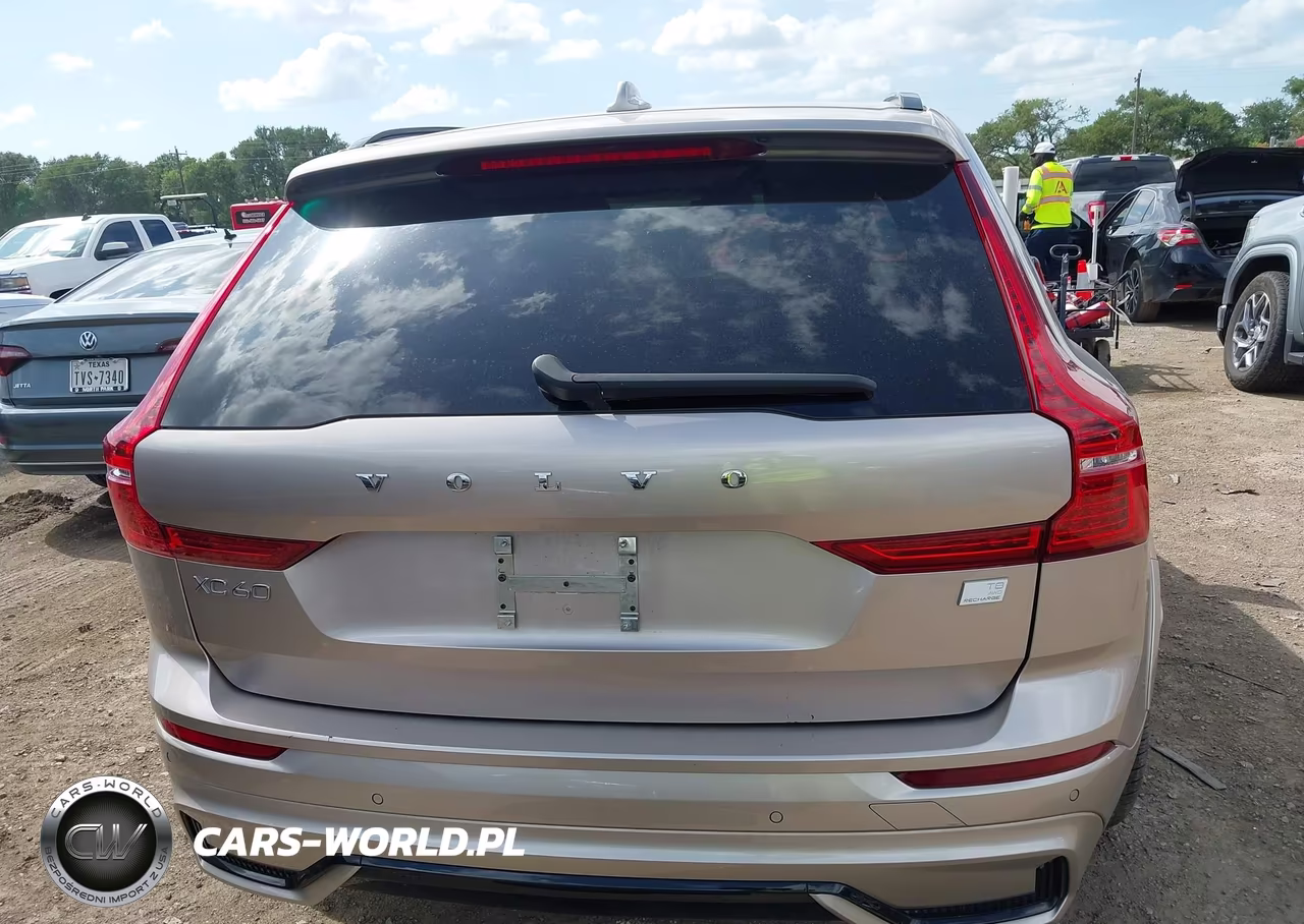 2024 Volvo Xc60 Recharge Plug-In Hybrid T8 Ultimate Dark Theme VIN:YV4H60DM2R1711900 - 16