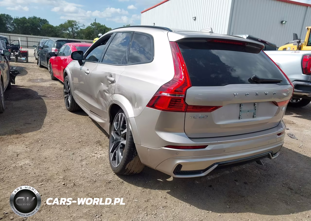 2024 Volvo Xc60 Recharge Plug-In Hybrid T8 Ultimate Dark Theme VIN:YV4H60DM2R1711900 - 3