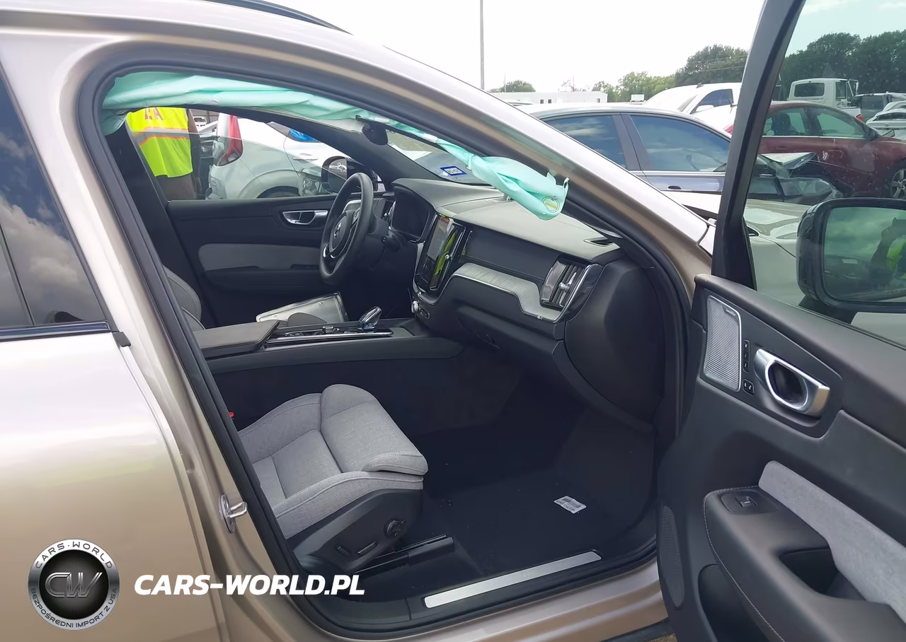 2024 Volvo Xc60 Recharge Plug-In Hybrid T8 Ultimate Dark Theme VIN:YV4H60DM2R1711900 - 5