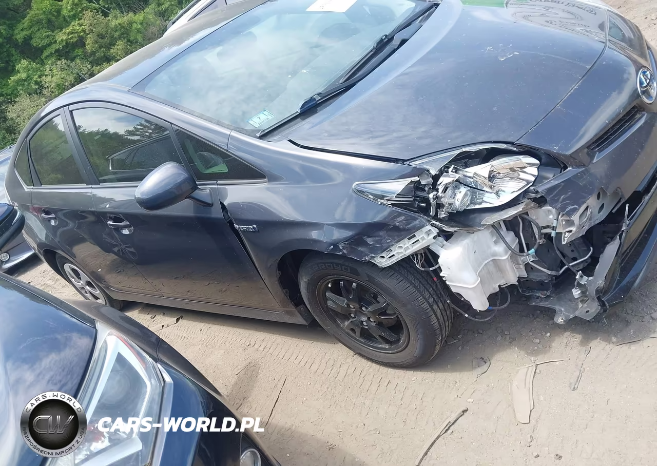 2015 Toyota Prius Two – zdjęcie 1 z 16