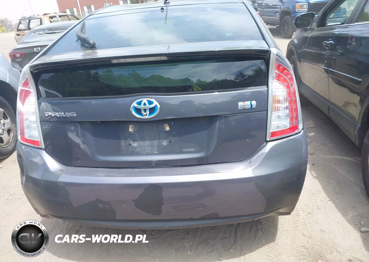 2015 Toyota Prius Two VIN:JTDKN3DU6F0439818 - 16