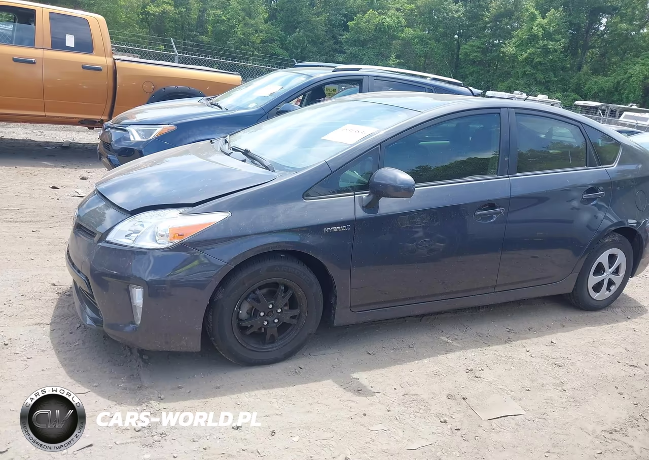 2015 Toyota Prius Two VIN:JTDKN3DU6F0439818 - 2