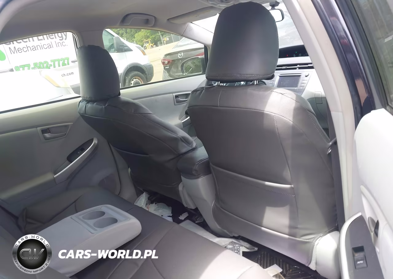 2015 Toyota Prius Two VIN:JTDKN3DU6F0439818 - 8