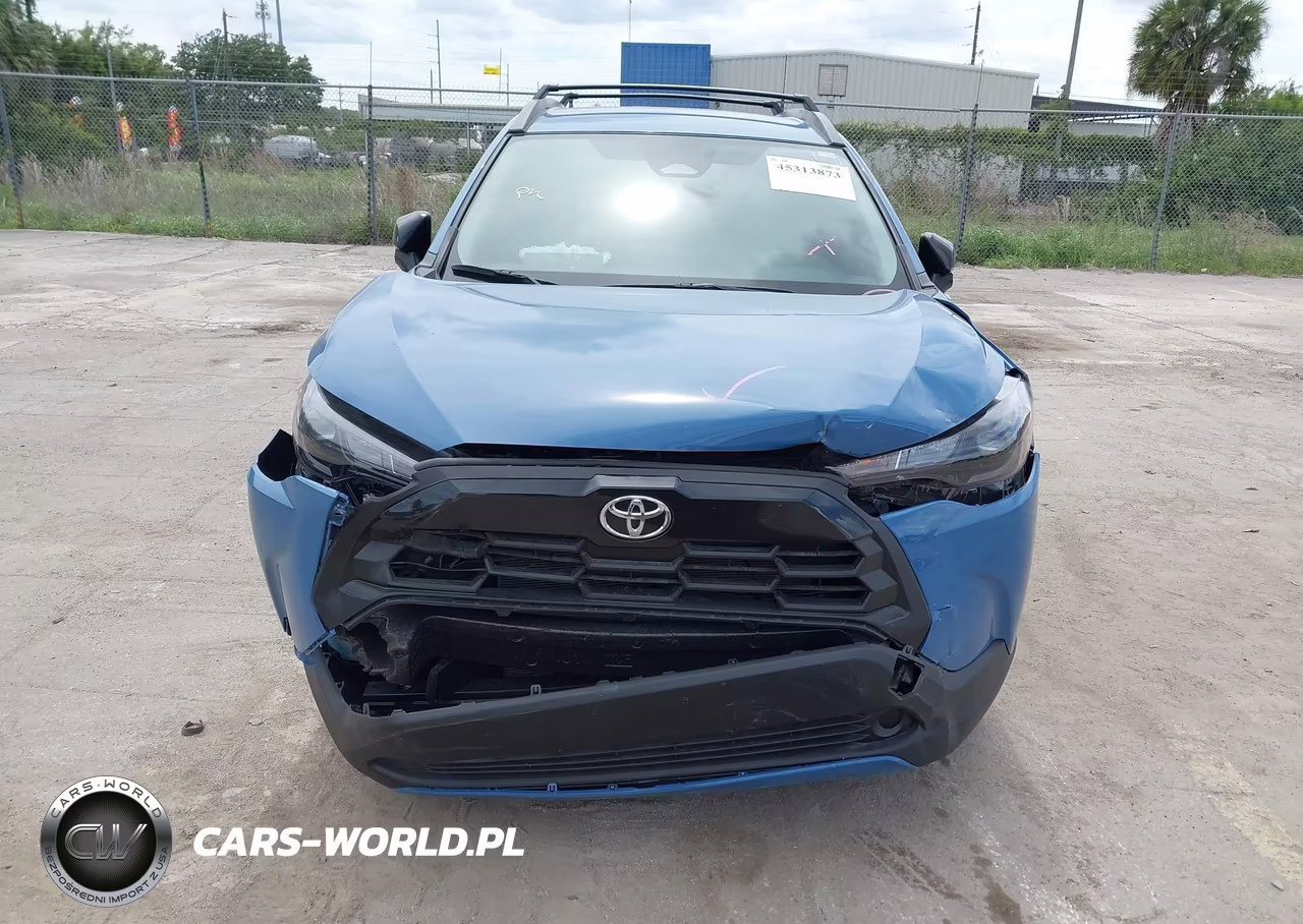 2026 Toyota Corolla Cross Le VIN:7MUCAAAGXTV158445 - 12