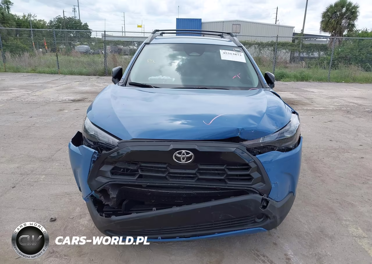 2026 Toyota Corolla Cross Le VIN:7MUCAAAGXTV158445 - 6