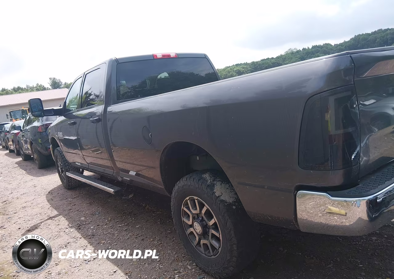 2017 Ram 2500 Tradesman 4X4 8' Box VIN:3C6UR5HL2HG702497 - 14