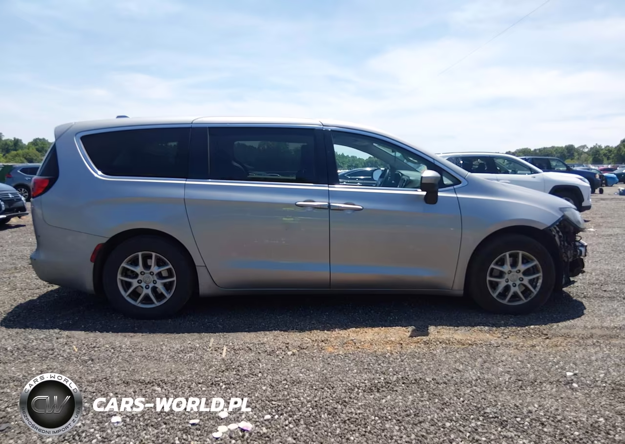 2018 Chrysler Pacifica Lx VIN:2C4RC1CG3JR132352 - 14