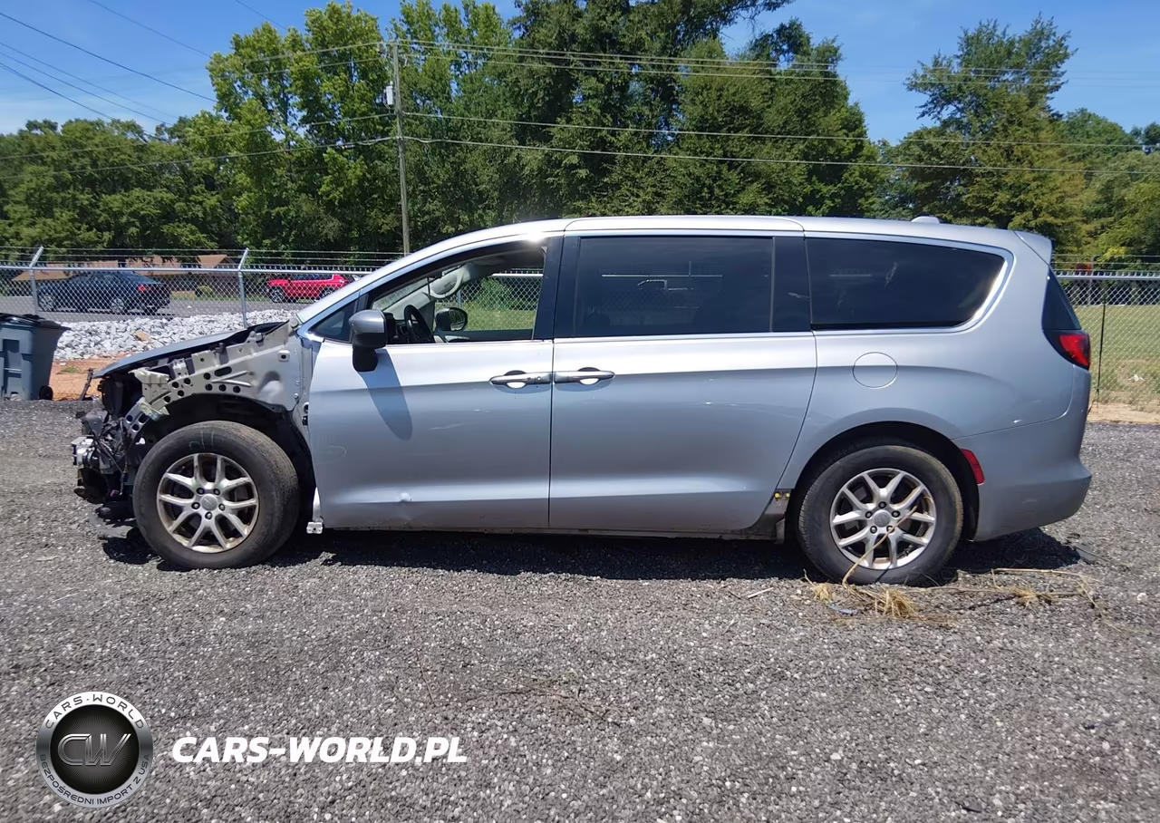 2018 Chrysler Pacifica Lx VIN:2C4RC1CG3JR132352 - 15