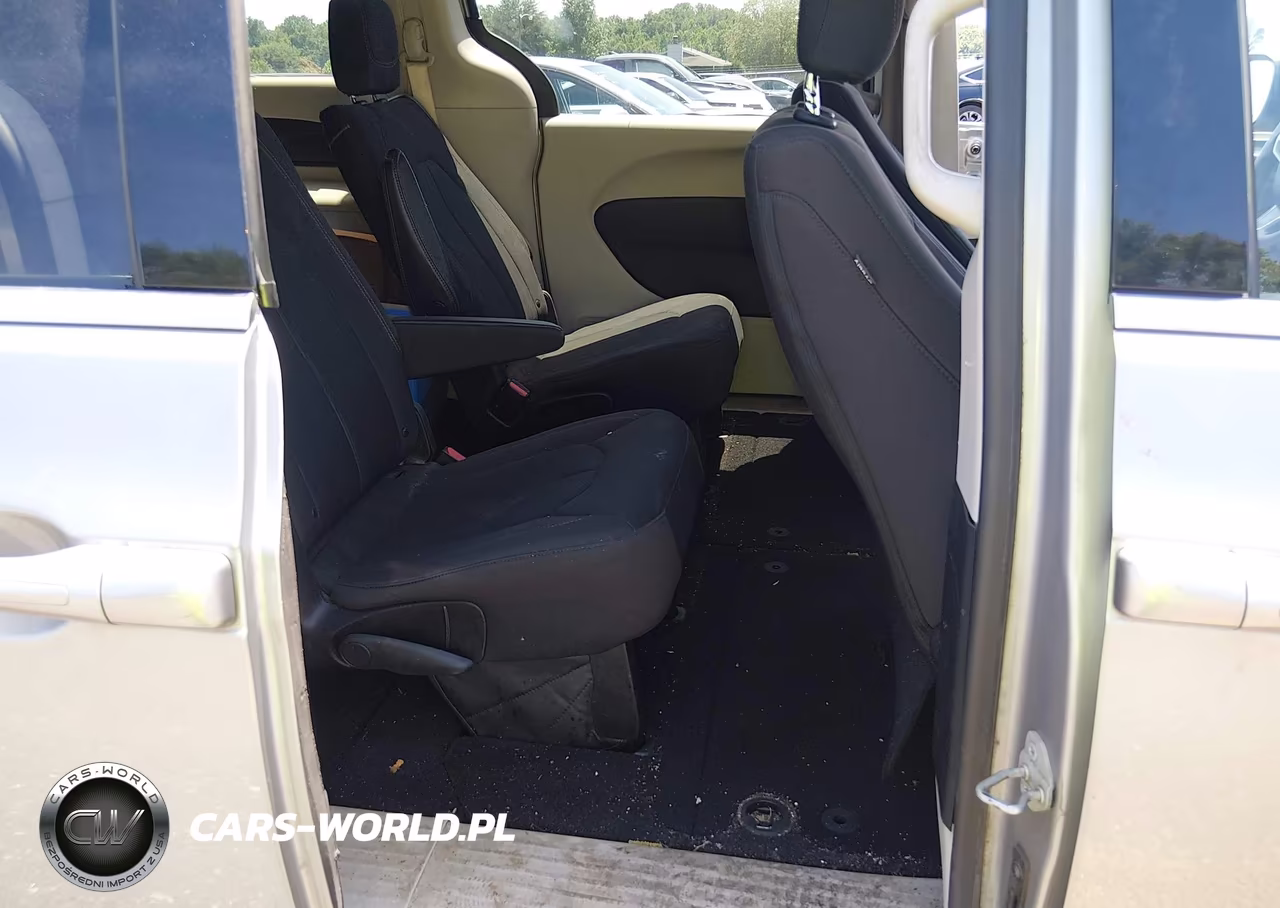 2018 Chrysler Pacifica Lx VIN:2C4RC1CG3JR132352 - 8