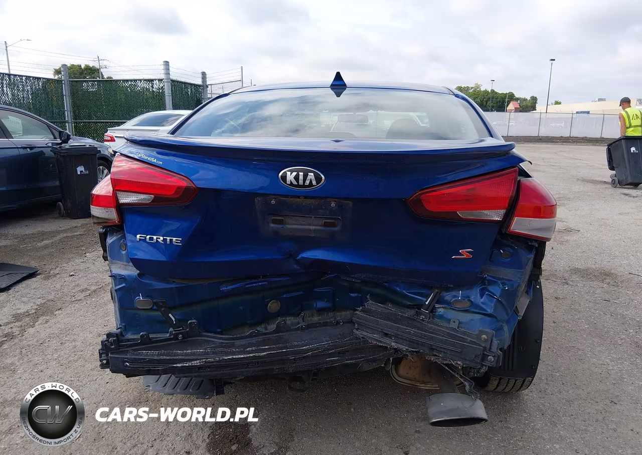 2018 Kia Forte S VIN:3KPFL4A70JE219408 - 17