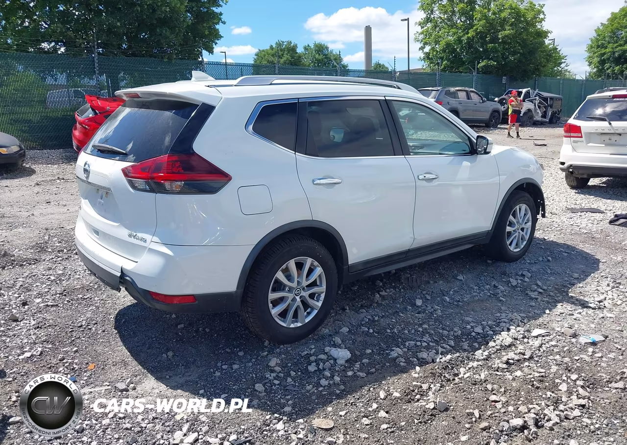 2018 Nissan Rogue Sv VIN:KNMAT2MV1JP556811 - 4