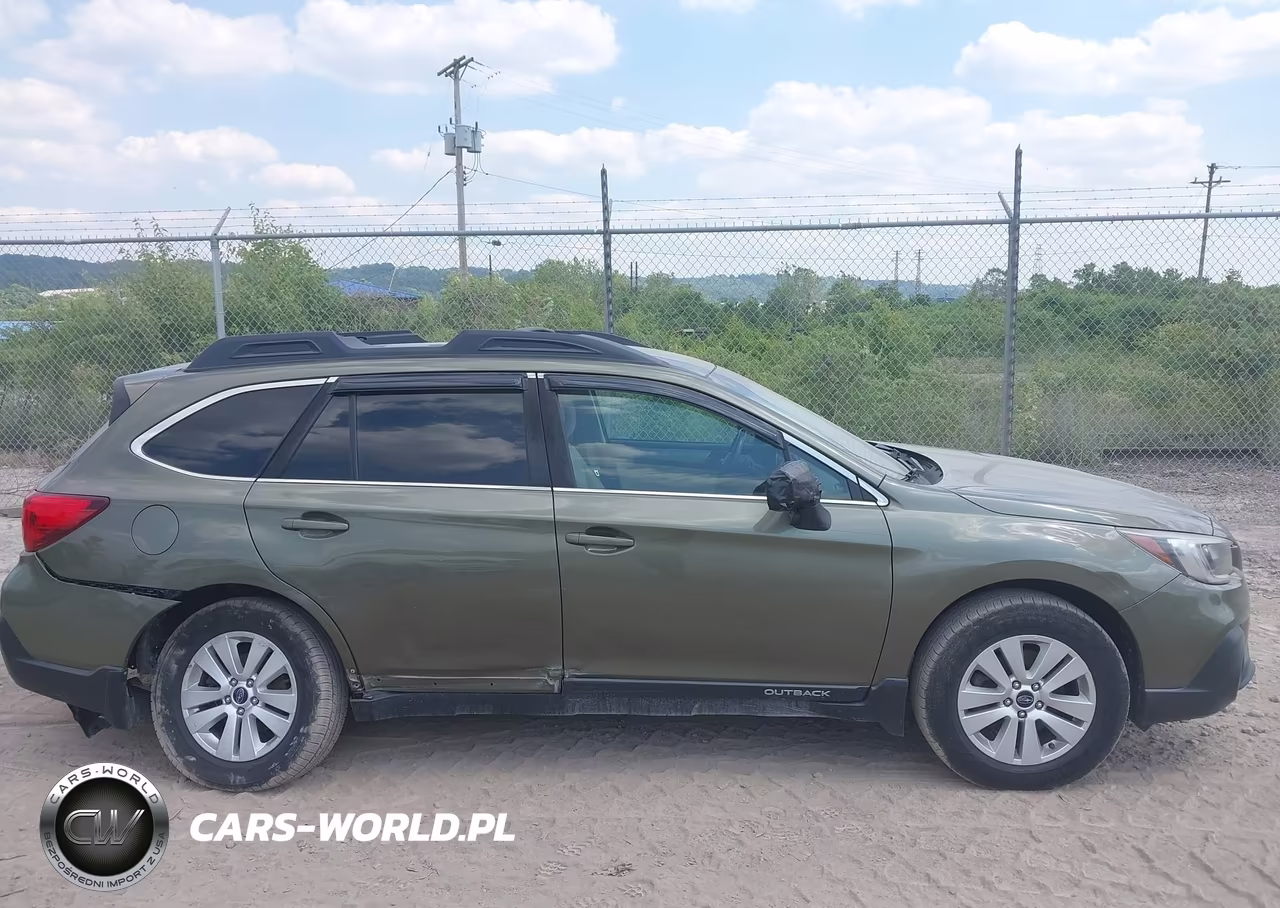 2018 Subaru Outback 2.5I Premium VIN:4S4BSACC6J3346922 - 13