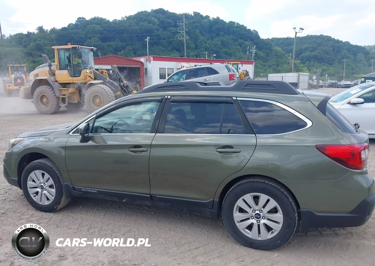 2018 Subaru Outback 2.5I Premium VIN:4S4BSACC6J3346922 - 14