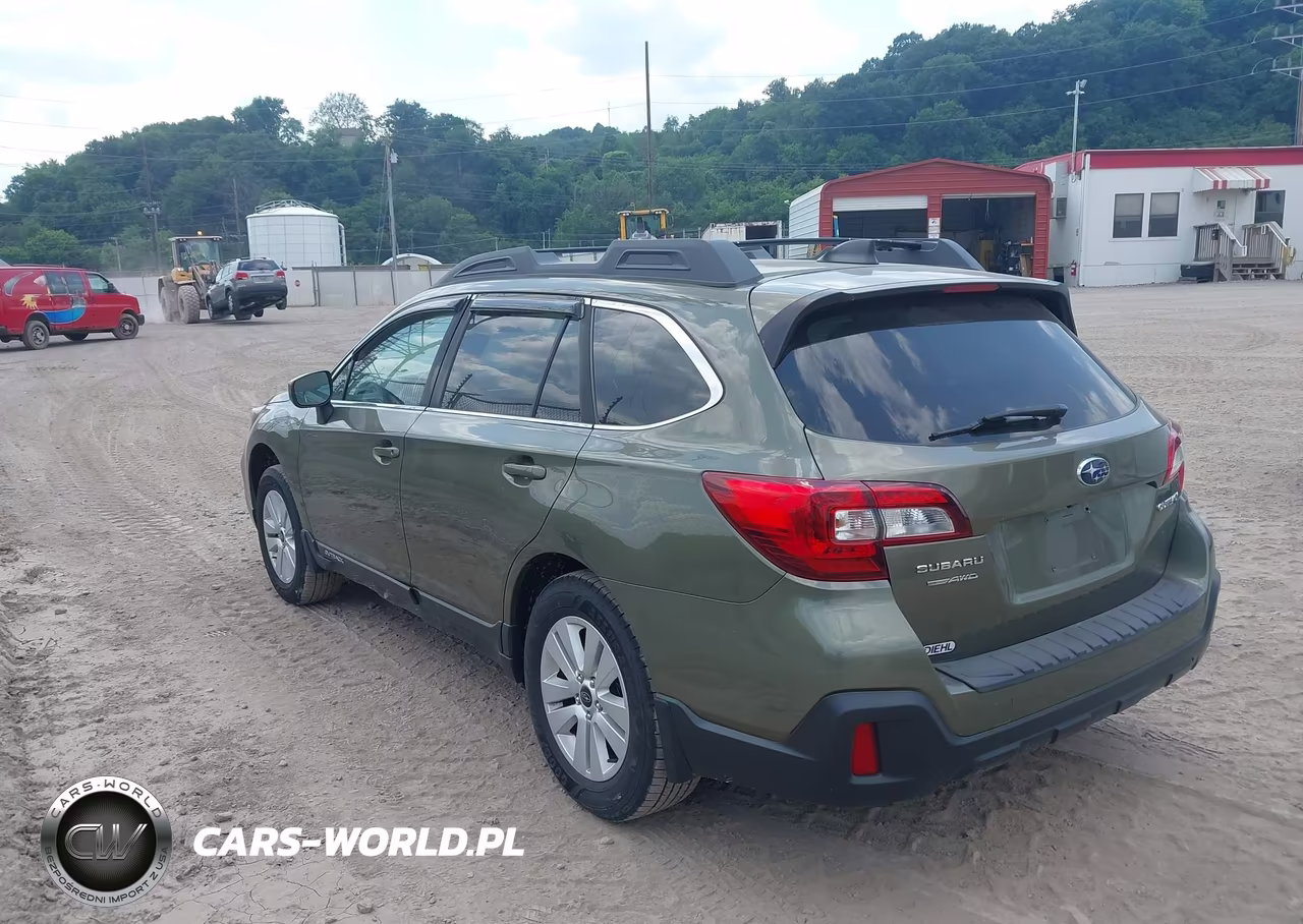 2018 Subaru Outback 2.5I Premium VIN:4S4BSACC6J3346922 - 3