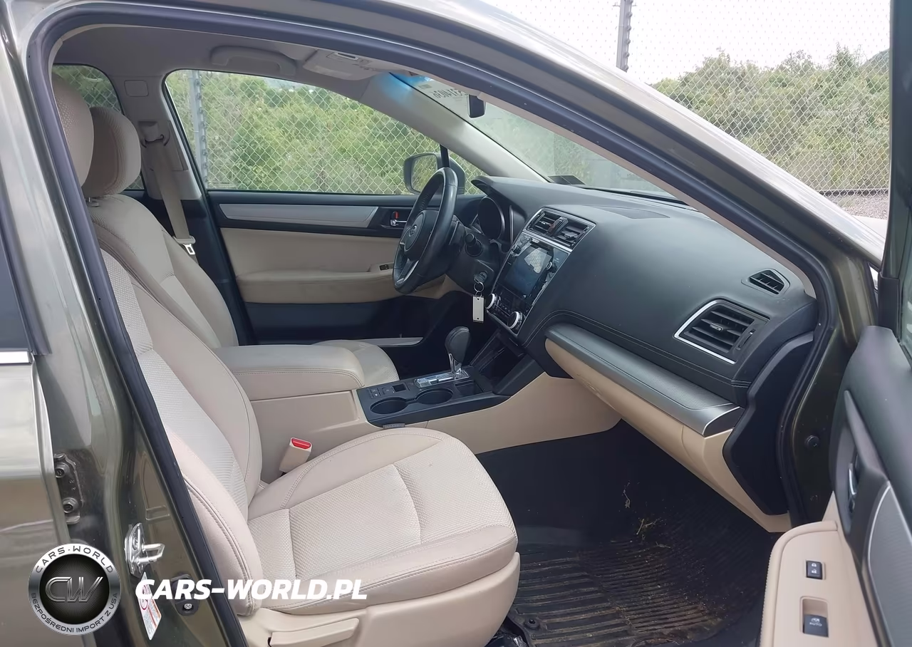2018 Subaru Outback 2.5I Premium VIN:4S4BSACC6J3346922 - 5