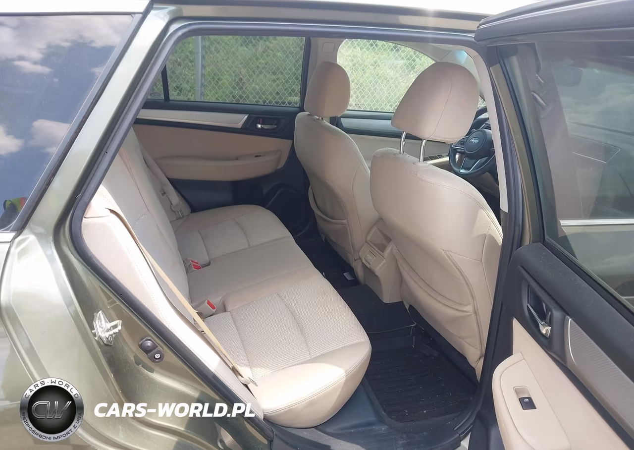 2018 Subaru Outback 2.5I Premium VIN:4S4BSACC6J3346922 - 8
