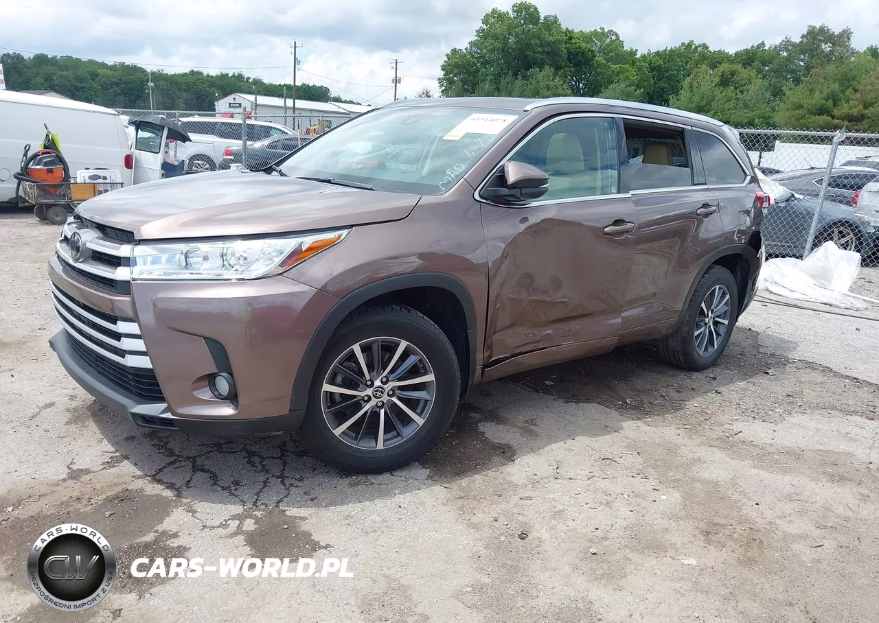 2018 Toyota Highlander Xle VIN:5TDJZRFH6JS834347 - 2