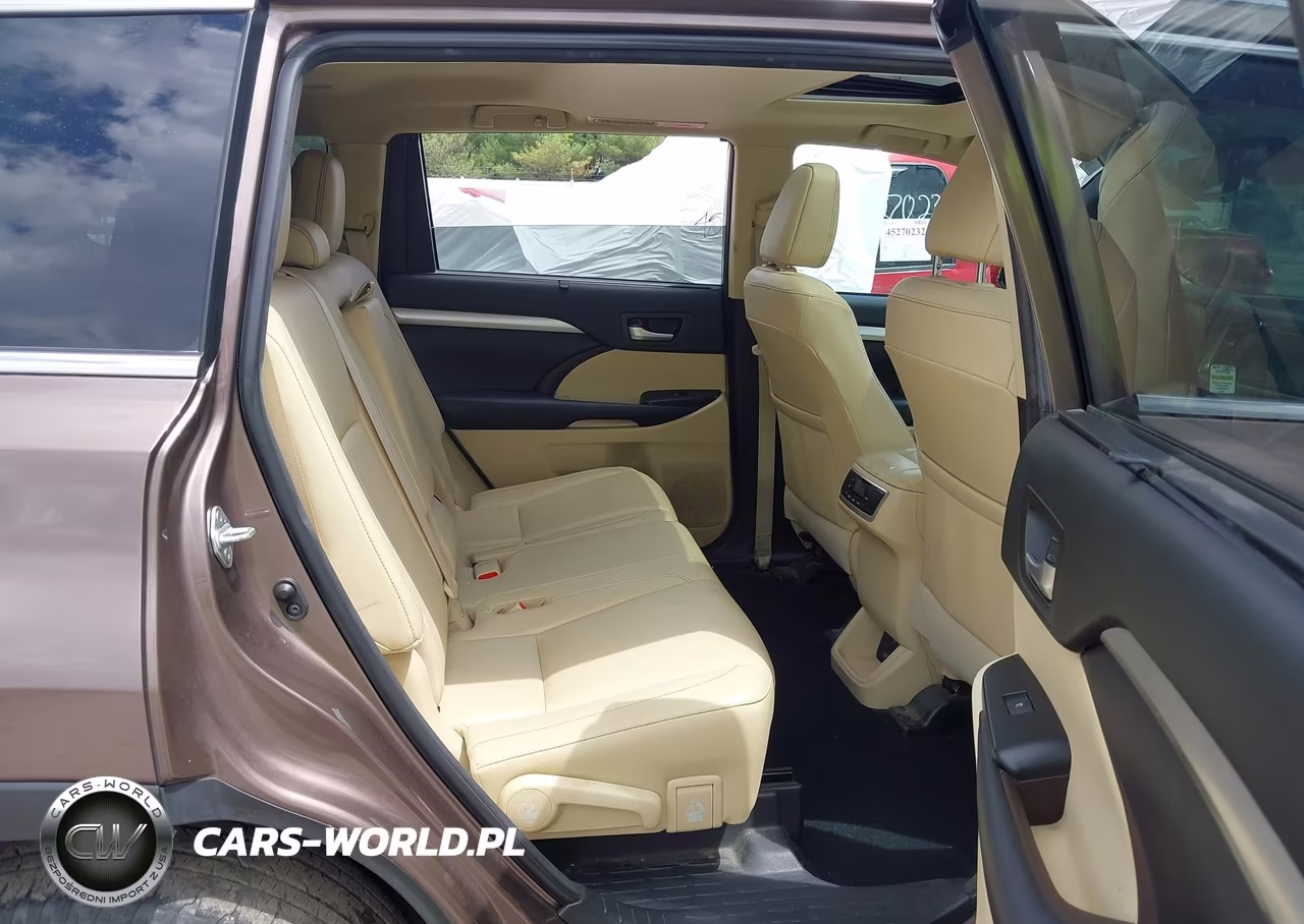 2018 Toyota Highlander Xle VIN:5TDJZRFH6JS834347 - 8