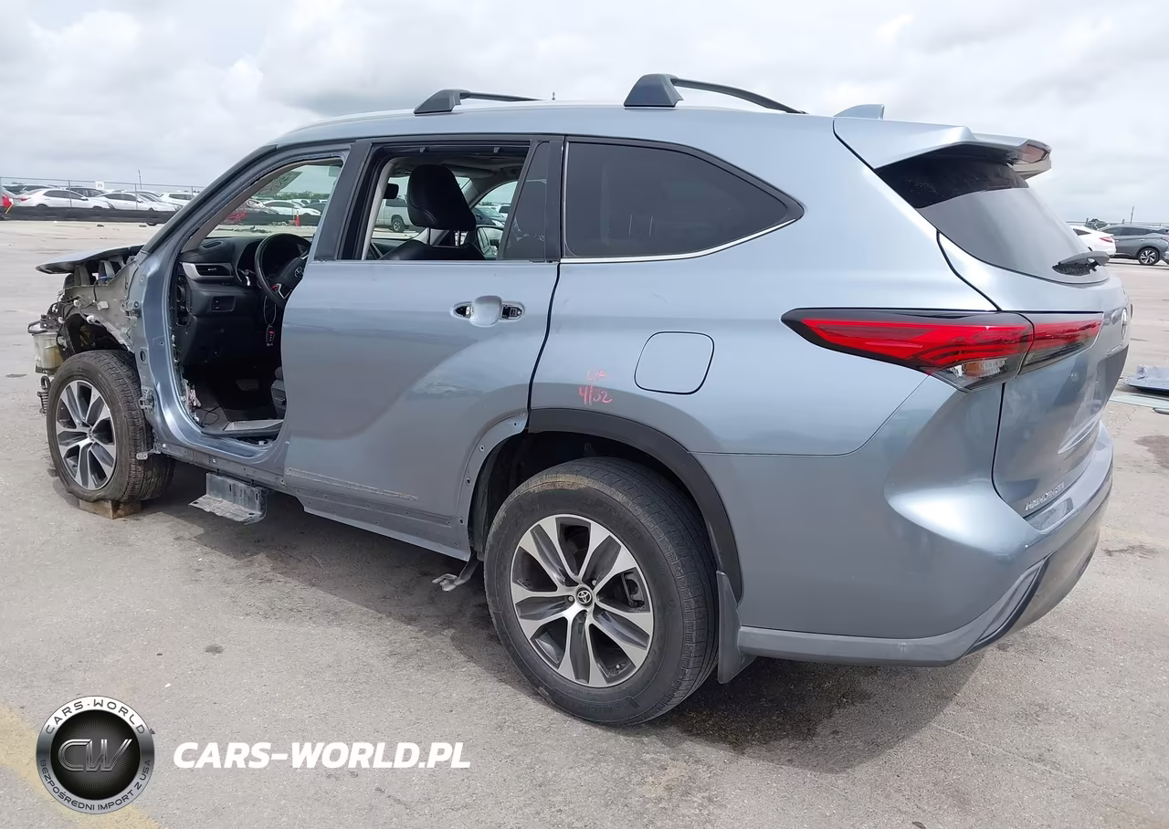 2022 Toyota Highlander Xle VIN:5TDGZRAH3NS112275 - 3