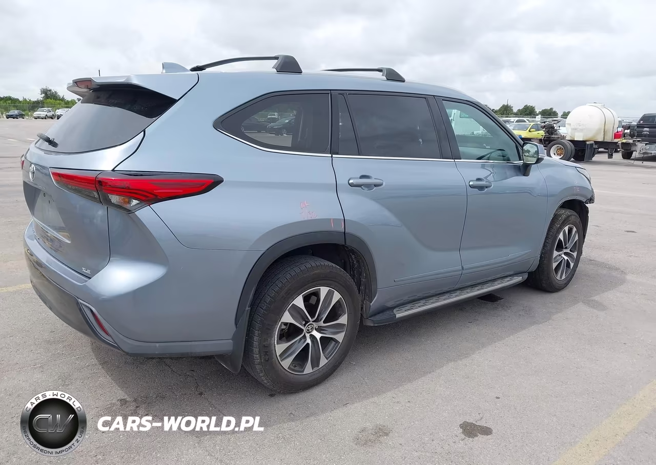 2022 Toyota Highlander Xle VIN:5TDGZRAH3NS112275 - 4