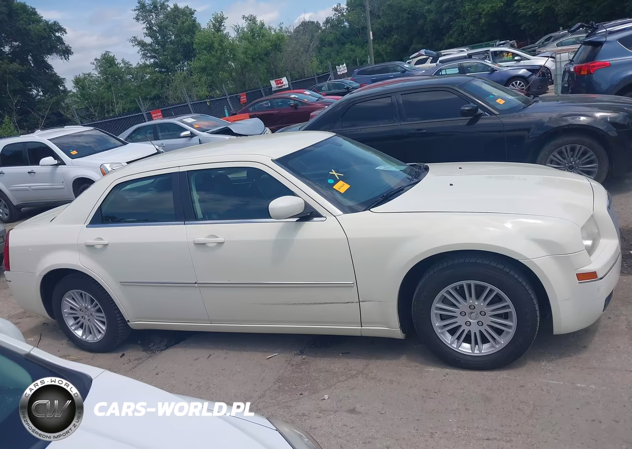 2008 Chrysler 300 Touring VIN:2C3KA53GX8H245542 - 13