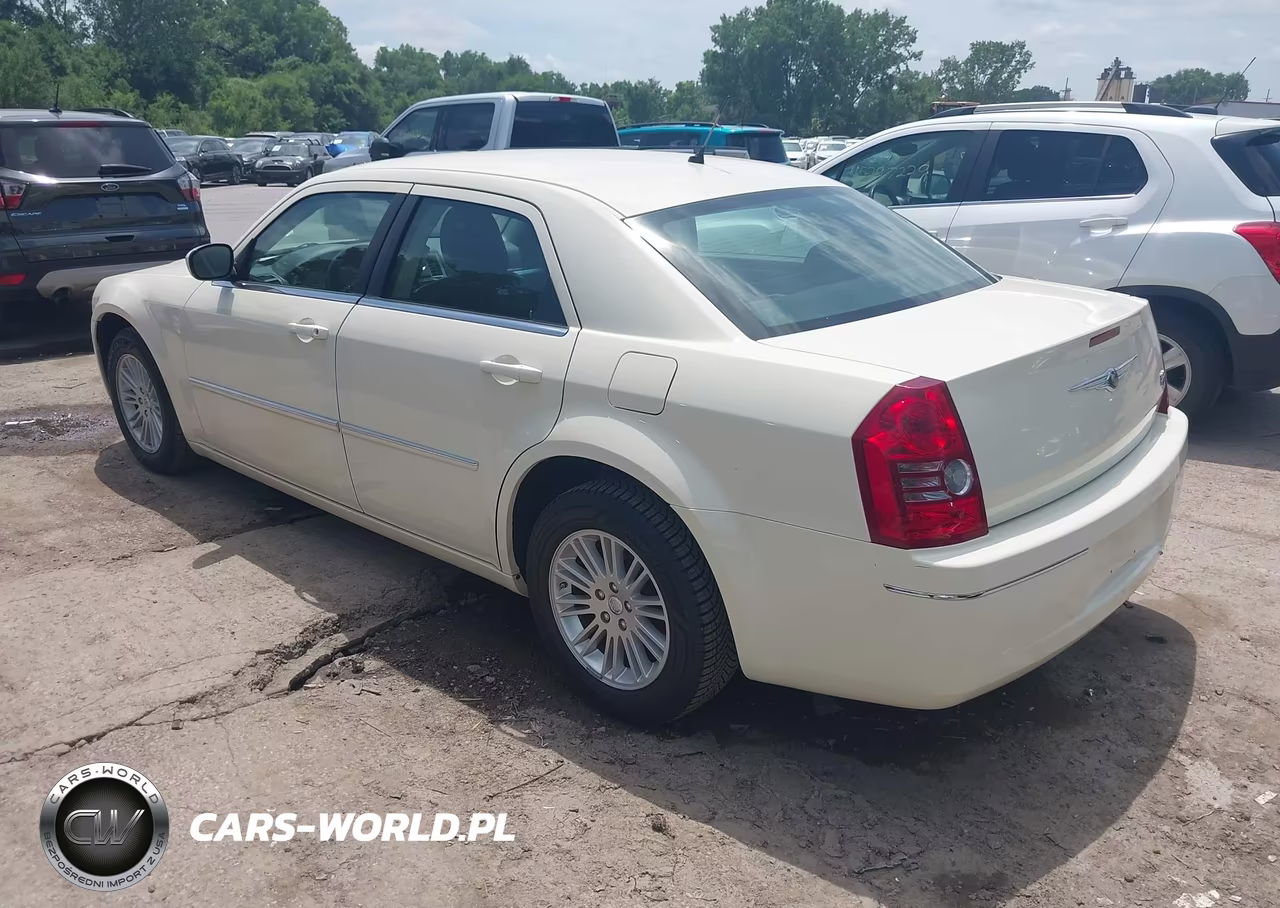2008 Chrysler 300 Touring VIN:2C3KA53GX8H245542 - 3